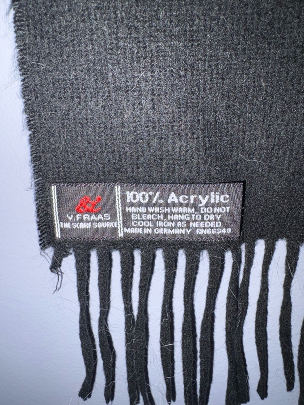 V. FRAAS Black Acrylic Fringe Scarf
